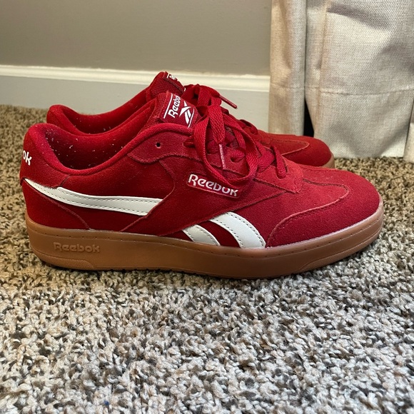 Reebok Women’s Red and White Sneakers - Picture 5 of 7